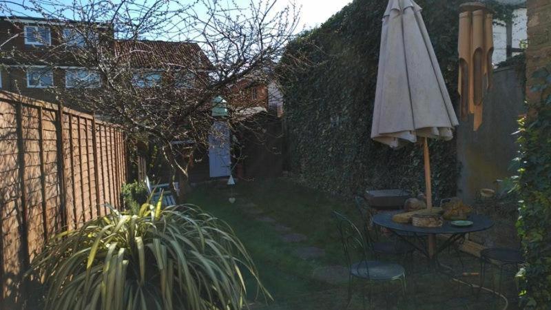 Cosy London Double Room Near Wimbledon Exterior photo