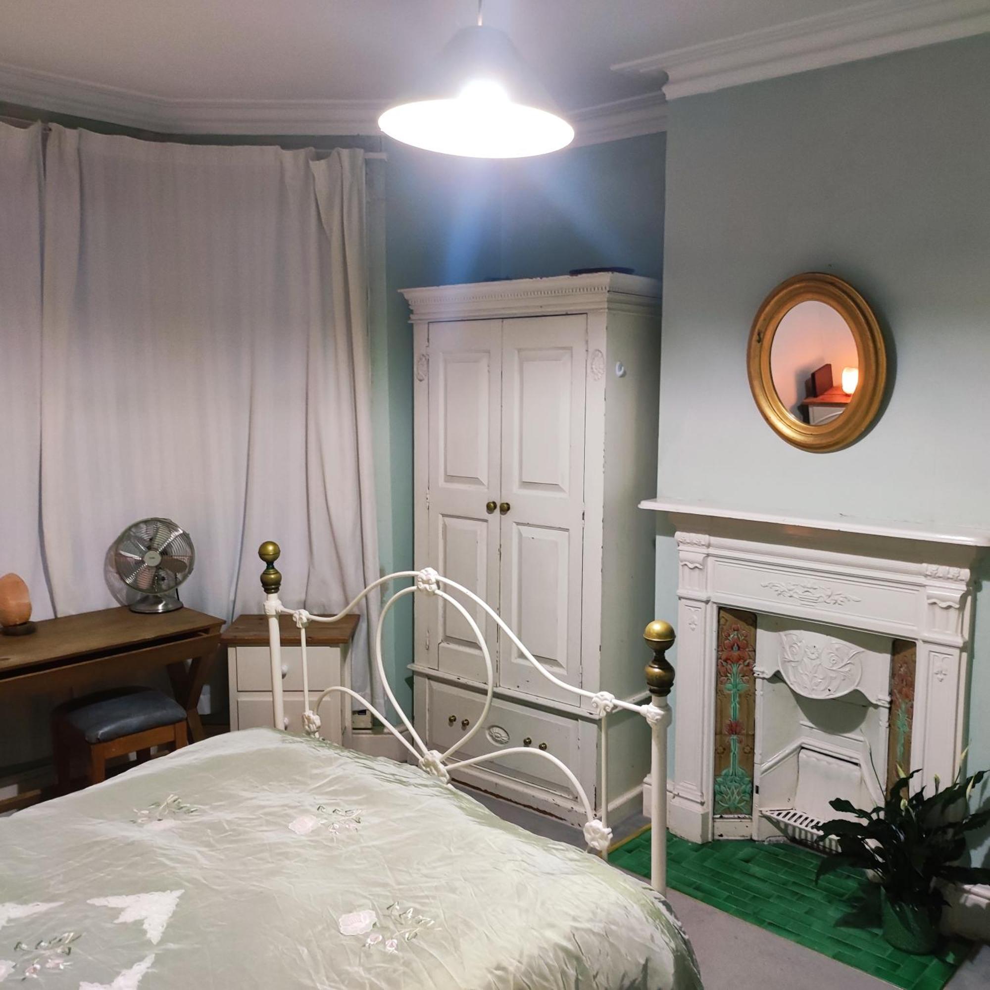 Cosy London Double Room Near Wimbledon Exterior photo